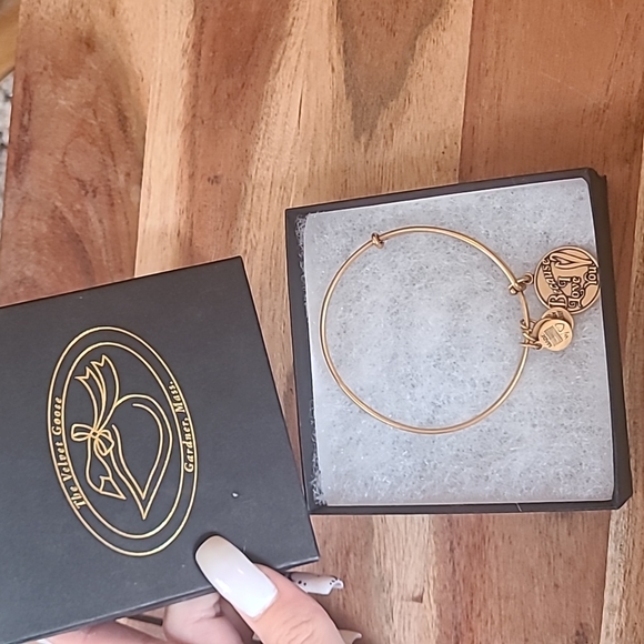 Alex and Ani Because I love you Gold bracelet - Picture 2 of 3